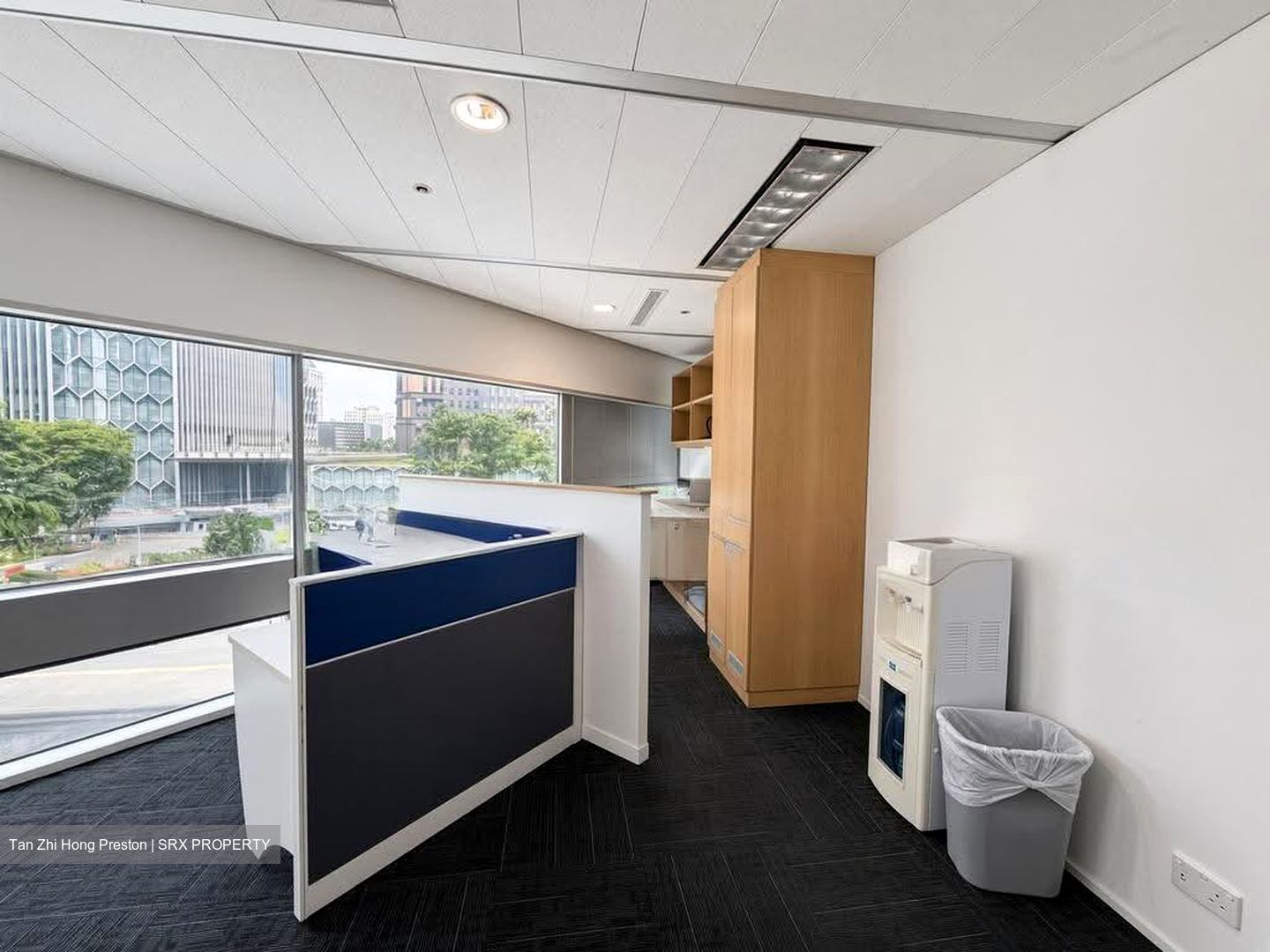 Gateway East (D7), Office #639410611